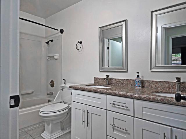 980 Kiely Boulevard, Santa Clara CA: https://media.crmls.org/mediaz/c30e7d76-fc57-4809-9617-338884258868.jpg