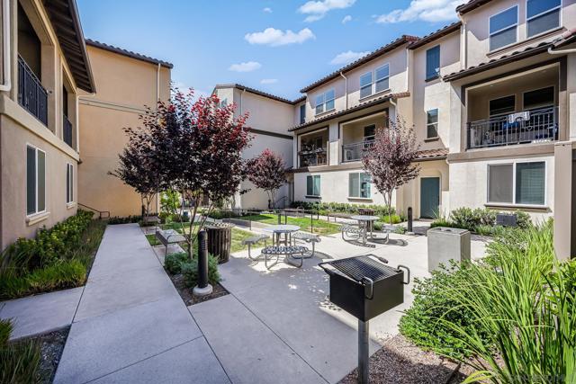 8383 Yellowstone St, Lemon Grove CA: https://media.crmls.org/mediaz/c30eb835-3d36-4b28-ae7f-11b56acd5621.jpg