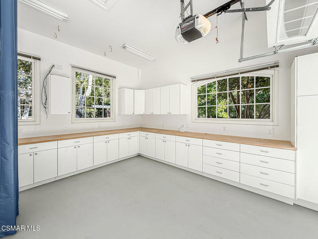 581 Lakeview Canyon Road, Westlake Village CA: https://media.crmls.org/mediaz/c30ee33e-9614-4539-801f-2dcae7e936bc.jpg