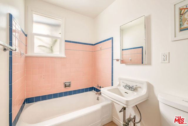 12315 Hammack Street, Culver City CA: https://media.crmls.org/mediaz/c30f2f1c-f861-4533-b01e-b9e3c03fad37.jpg