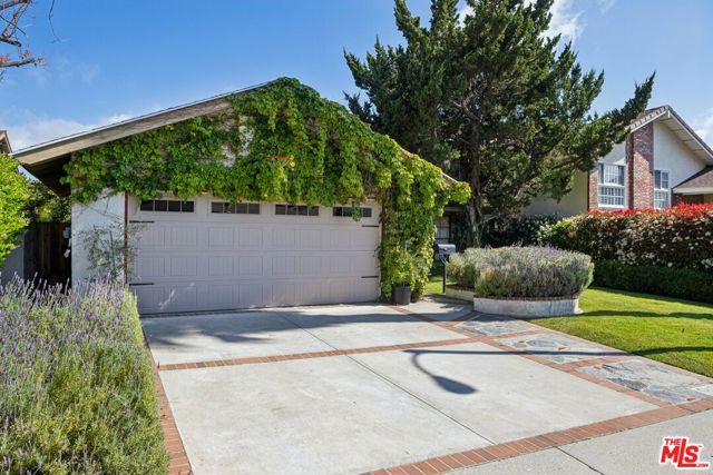 29429 Trailway Lane, Agoura Hills CA: https://media.crmls.org/mediaz/c30fc41e-8e65-4922-a7ed-0b64ab853979.jpg