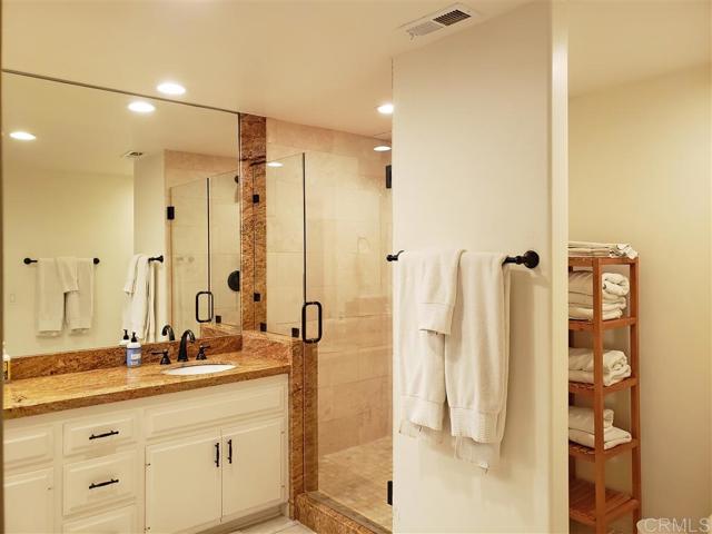 Detail Gallery Image 10 of 25 For 120 5th, Encinitas,  CA 92024 - 3 Beds | 2 Baths
