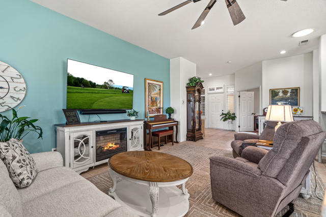 80474 Muirfield Drive, Indio CA: https://media.crmls.org/mediaz/c311bc7c-6bd3-4f63-808f-4e8bcee3348d.jpg