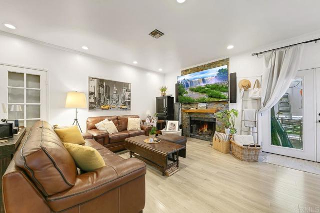 Image 16 of 55 For 4592 Ellenwood Drive