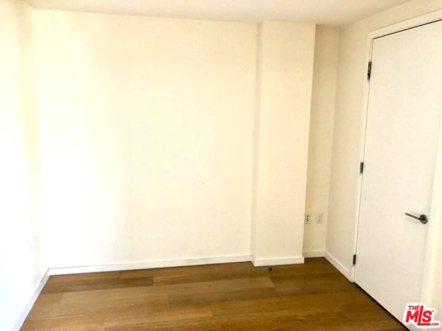 1705 Ocean Avenue, Santa Monica CA: https://media.crmls.org/mediaz/c311e97d-afce-4211-8853-41bbb9b3bb49.jpg