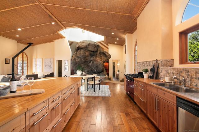 Image 5 of 35 For 3696 Alta Loma Dr