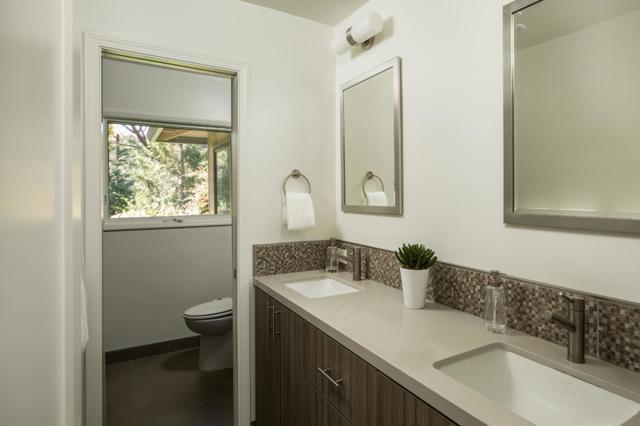 23480 Ravensbury Avenue, Los Altos Hills CA: https://media.crmls.org/mediaz/c3123fae-c4a8-4d18-a064-4f823b8a426d.jpg