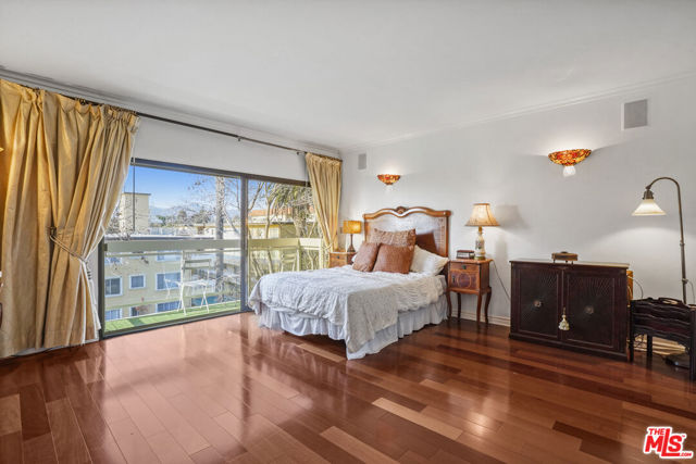801 Ocean Avenue, Santa Monica CA: https://media.crmls.org/mediaz/c312af52-feb9-407d-bae1-a99ff5cb518c.jpg