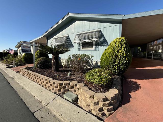 5420 Kipling Lane, Carlsbad CA: https://media.crmls.org/mediaz/c312c526-5303-4095-ab09-15b32993773d.jpg