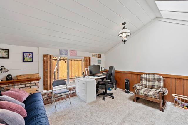 861 Riverside Drive, Los Altos CA: https://media.crmls.org/mediaz/c3134beb-6f4c-47eb-8d88-5d3e2d02f95d.jpg