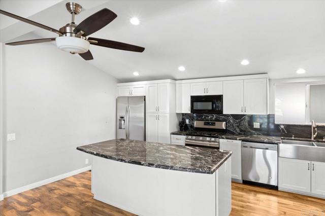 Detail Gallery Image 2 of 50 For 18218 Paradise Mountain Rd #81,  Valley Center,  CA 92082 - 2 Beds | 2 Baths