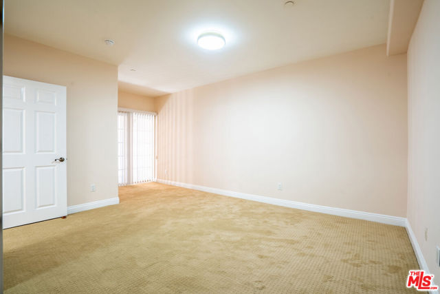 616 S Wilton Place, Los Angeles CA: https://media.crmls.org/mediaz/c3142499-2692-41cb-9930-8616c228a5e9.jpg