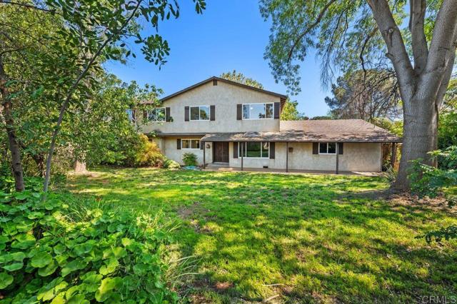 Detail Gallery Image 1 of 1 For 2215 Euclid Ave, El Cajon,  CA 92019 - 4 Beds | 3 Baths