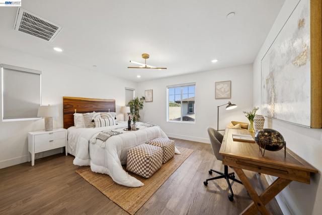 57109 Via Vicenza, San Ramon CA: https://media.crmls.org/mediaz/c314dca2-ed33-4232-bf52-b87beb618e4c.jpg