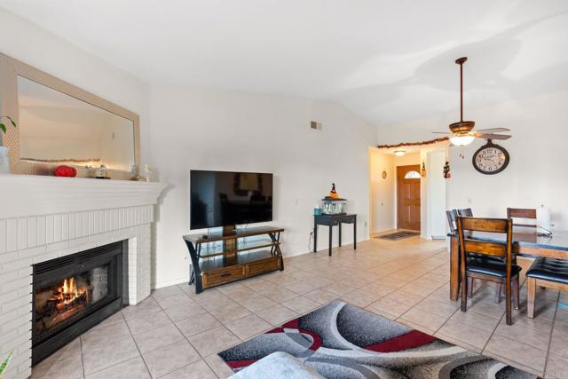 Detail Gallery Image 8 of 18 For 1257 Soria, Escondido,  CA 92026 - 2 Beds | 2 Baths