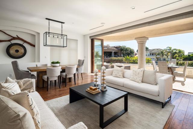 238 Date Ave, Carlsbad CA: https://media.crmls.org/mediaz/c315b11b-5158-4044-a2b9-30b1785aad83.jpg