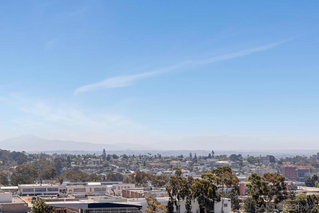 https://media.crmls.org/mediaz/c3168d48-5514-4178-9320-f5f350d98340.jpg?preset=X-Large