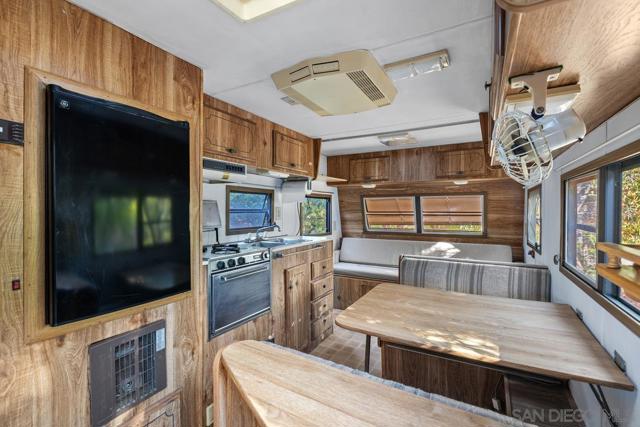 4744 Resmar Rd, La Mesa CA: https://media.crmls.org/mediaz/c3169d44-68a7-4d14-9619-b3113d0a0a89.jpg