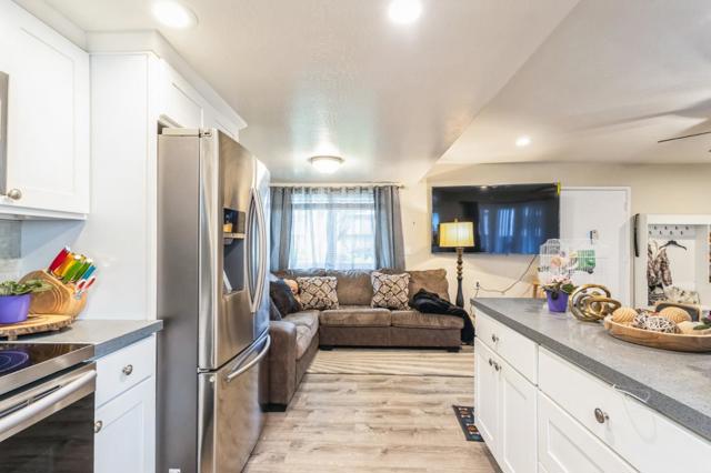 14225 Lora Drive, Los Gatos CA: https://media.crmls.org/mediaz/c316aac4-1537-4638-8cbd-e564b3ac9c57.jpg