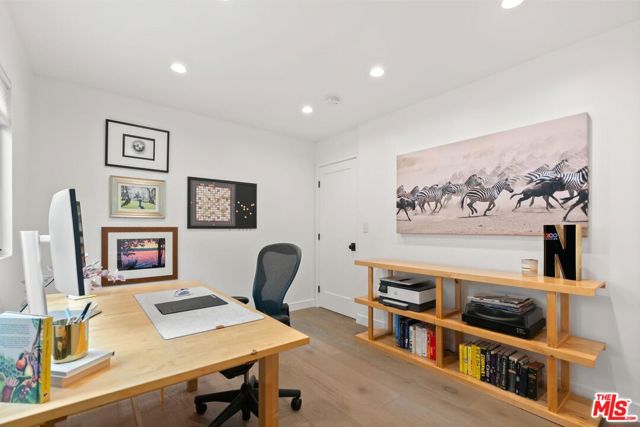 3134 Granville Avenue, Los Angeles CA: https://media.crmls.org/mediaz/c3173031-4c9a-4d8c-b93b-e3308c989152.jpg