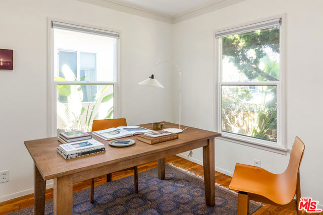 510 Venice Way, Venice CA: https://media.crmls.org/mediaz/c3177049-2314-4470-b8ed-33e10ec1986e.jpg