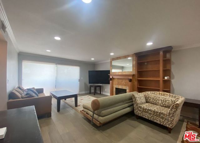 Drew Fenton | 1940 N Highland Avenue Los Angeles CA | MLS: 6990897