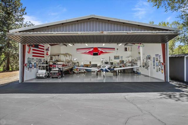 20944 Woodside Way, Groveland CA: https://media.crmls.org/mediaz/c318960a-a22f-4b9a-b0bd-81f3183a104c.jpg