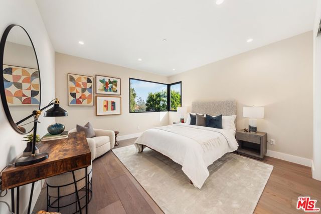1213 Pine Street, Santa Monica CA: https://media.crmls.org/mediaz/c3196738-b22a-4457-b852-4585c479bae1.jpg