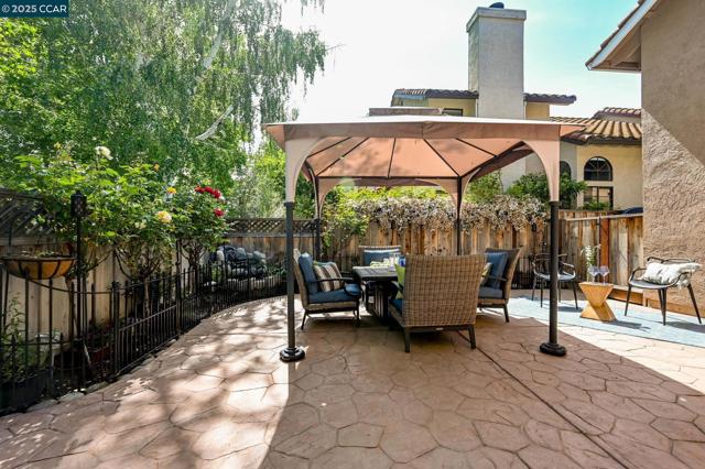 318 Marie Cmn, Livermore CA: https://media.crmls.org/mediaz/c31a105c-be5c-4693-a071-959bb27adf10.jpg