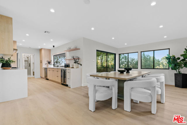 5132 Escobedo Drive, Woodland Hills CA: https://media.crmls.org/mediaz/c31a3568-9829-4b19-8063-eda2488a18f3.jpg