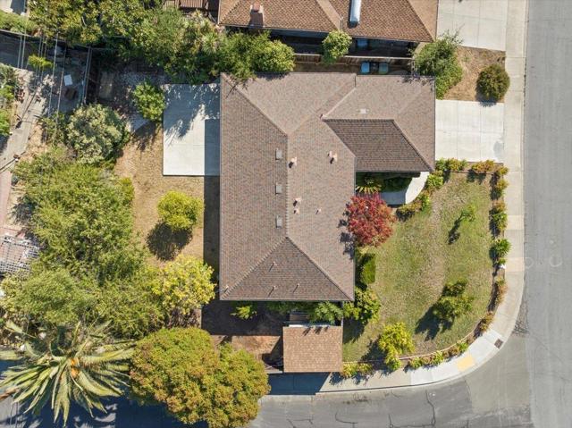 495 Giannini Drive, Santa Clara CA: https://media.crmls.org/mediaz/c31a6656-5dd3-40cf-beb1-bd5f235b7540.jpg