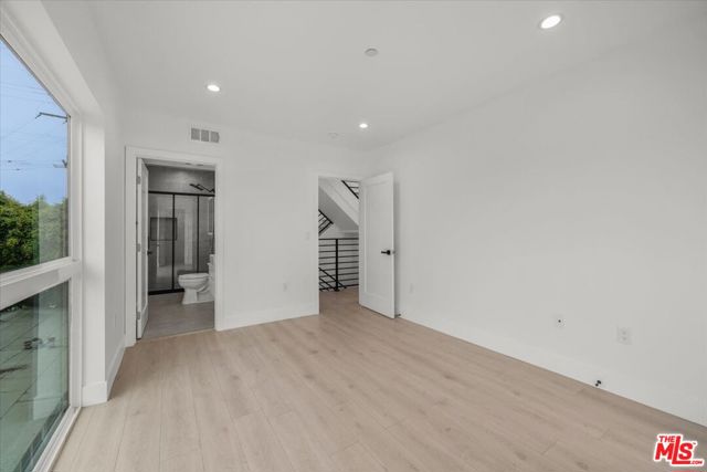 4922 S Centinela Avenue, Los Angeles CA: https://media.crmls.org/mediaz/c31bf122-07c0-4959-8713-20d75ad786f9.jpg