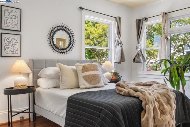357 Melven Ct, San Leandro CA: https://media.crmls.org/mediaz/c31cb36a-cfe9-46b1-85b3-a3708fd80817.jpg