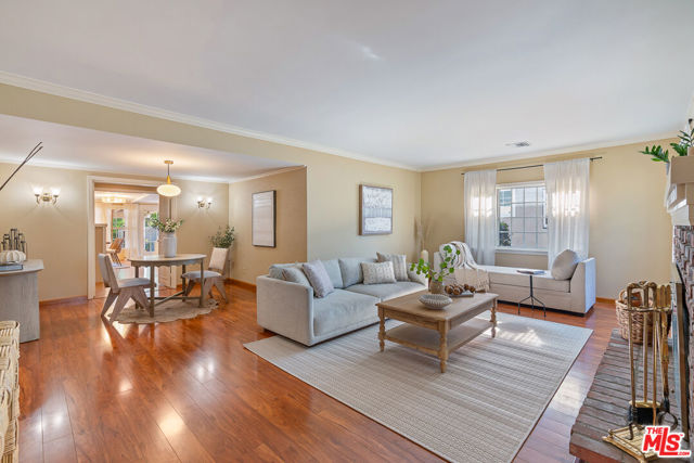 2338 Paloma Street, Pasadena CA: https://media.crmls.org/mediaz/c31d02cb-d6f2-4e28-92fc-a910b30e6cd4.jpg
