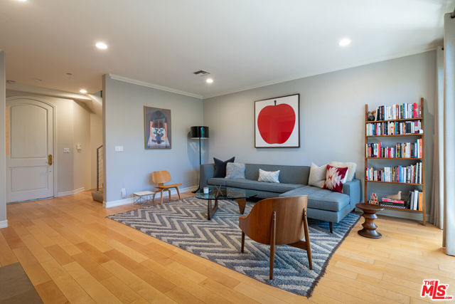1220 Yale Street, 2 photo 2