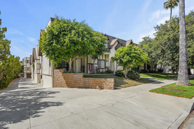 Detail Gallery Image 4 of 41 For 511 S El Molino Ave #17,  Pasadena,  CA 91011 - 2 Beds | 2/1 Baths