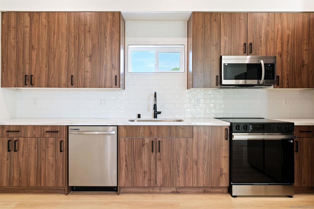 1160 Erica St - photo 9