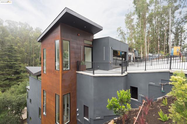 7270 Woodrow Dr, Oakland CA: https://media.crmls.org/mediaz/c31e8d8c-031b-4b7e-8695-b41ec61a5cc6.jpg