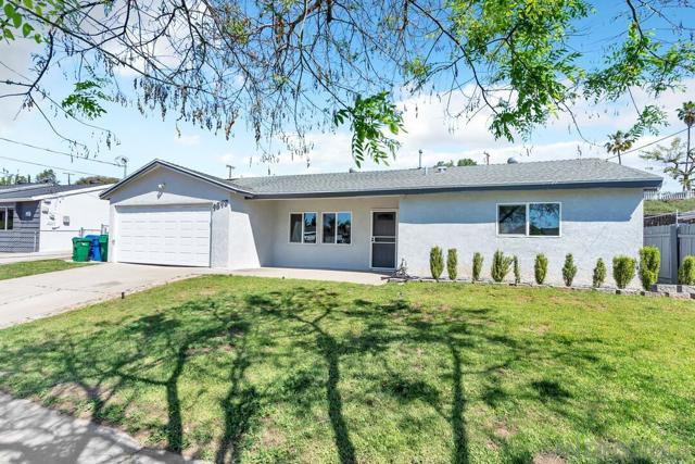 9548 Abbeyfield Rd, Santee CA: https://media.crmls.org/mediaz/c31ec1fc-ab22-451d-8356-8ed10973d538.jpg