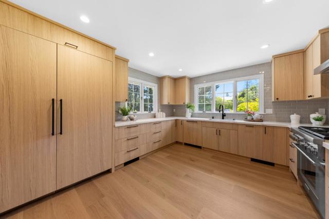 1575 Kingswood Drive, Hillsborough CA: https://media.crmls.org/mediaz/c31f65c2-13fc-4880-b3d2-7f9b47569de7.jpg