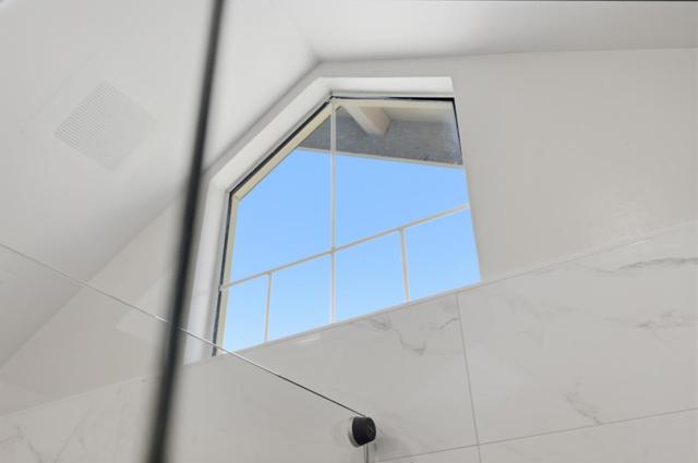 800 Fountain Park Lane, Mountain View CA: https://media.crmls.org/mediaz/c31fb733-b5d1-4fbc-8a9a-ff823f84472b.jpg