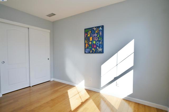 22894 Kingsford Way, Hayward CA: https://media.crmls.org/mediaz/c31fdcff-789b-4210-a90a-4a83f114a596.jpg