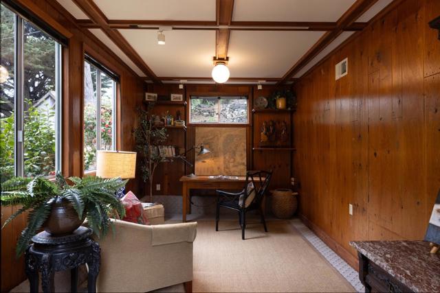 25275 Arriba Del Mundo, Carmel CA: https://media.crmls.org/mediaz/c31fe0fe-b7d4-40f3-b913-9ad5361f5888.jpg