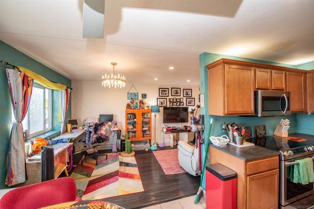3295 Ocean View Blvd, San Diego CA: https://media.crmls.org/mediaz/c31fec25-20f0-4329-a8cd-9b96ec07e473.jpg