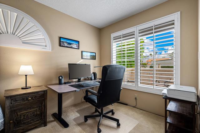 285 Desert Falls E Drive, Palm Desert CA: https://media.crmls.org/mediaz/c31fff4c-8bf7-4114-9693-2425e06a4520.jpg