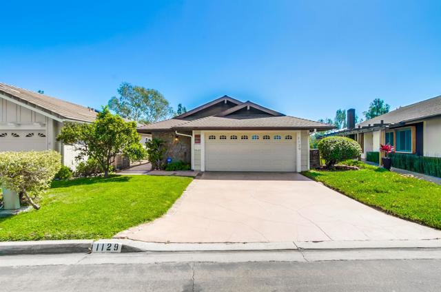 1129 La Casa Drive, San Marcos CA: https://media.crmls.org/mediaz/c321413f-5be3-4e55-b0a9-16cfddb6485c.jpg