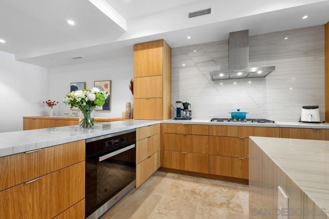 2750 4th, San Diego CA: https://media.crmls.org/mediaz/c321b215-f84a-4975-9ab6-68df322f7c80.jpg