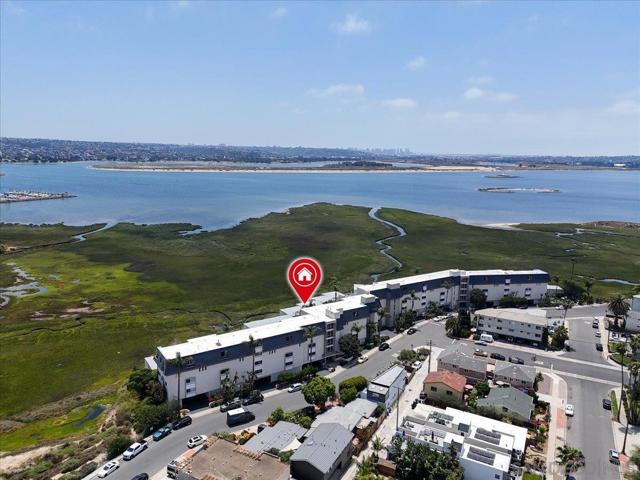 4007 Crown Point Drive, San Diego CA: https://media.crmls.org/mediaz/c3225580-e365-43da-842d-d5a23e0d8891.jpg