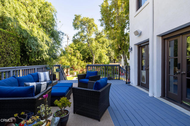 1052 New York Drive, Altadena CA: https://media.crmls.org/mediaz/c3226222-4167-40fa-8250-33dad5cb04b9.jpg