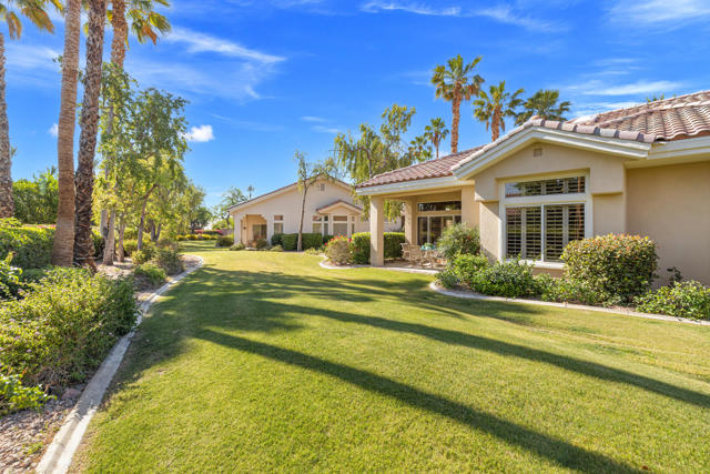 37563 Blue Sky Avenue, Palm Desert CA: https://media.crmls.org/mediaz/c32299f3-8dd2-41f1-b138-d25cf64653a3.jpg